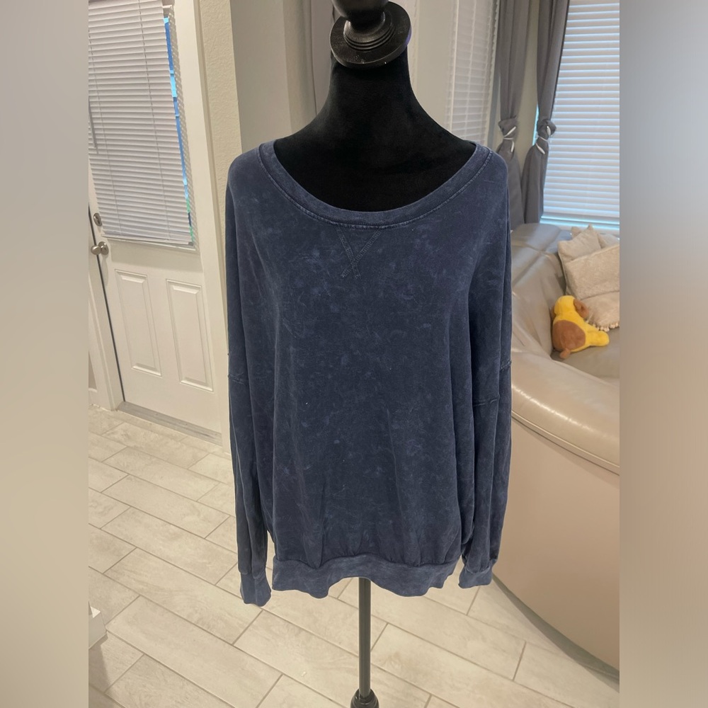 We The Free By Free People acid Wash Navy Sweatshirt Top Relaxed Fit Sz M